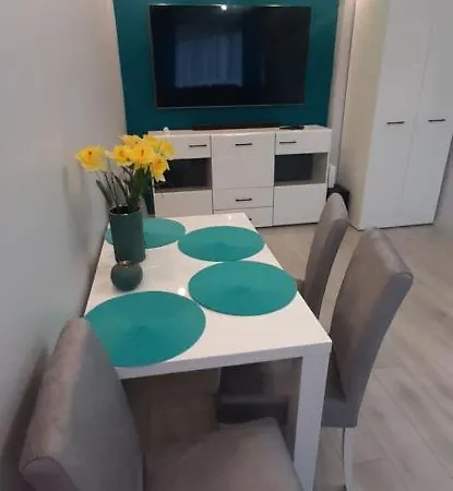 Przy Promenadzie Usteckiej *